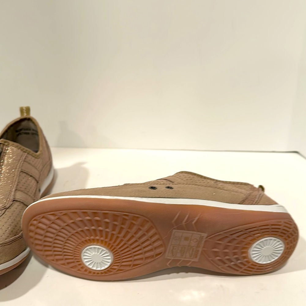 Spring Step Slip-Ons - Picture 2 of 5